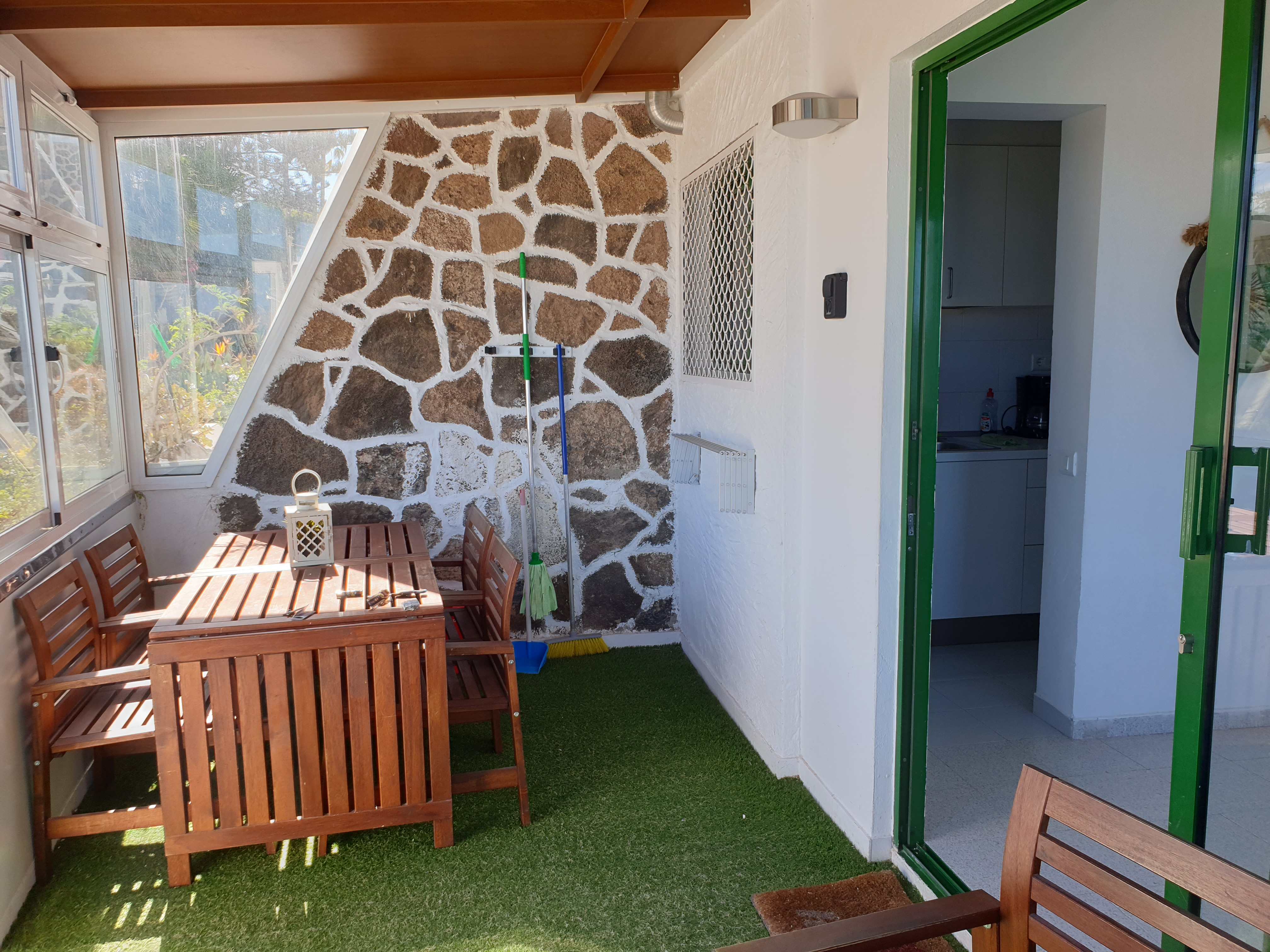 Terraza cerrada con vistas al mar